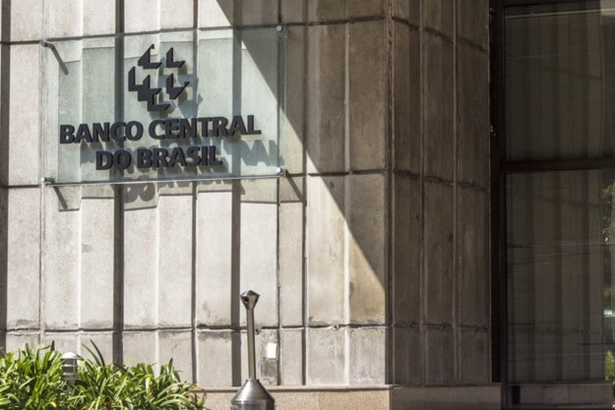 BC obriga bancos a adotar pagamento instantâneo