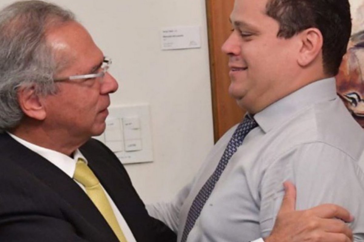 Alcolumbre realiza reunião com Guedes e líderes para discutir economia