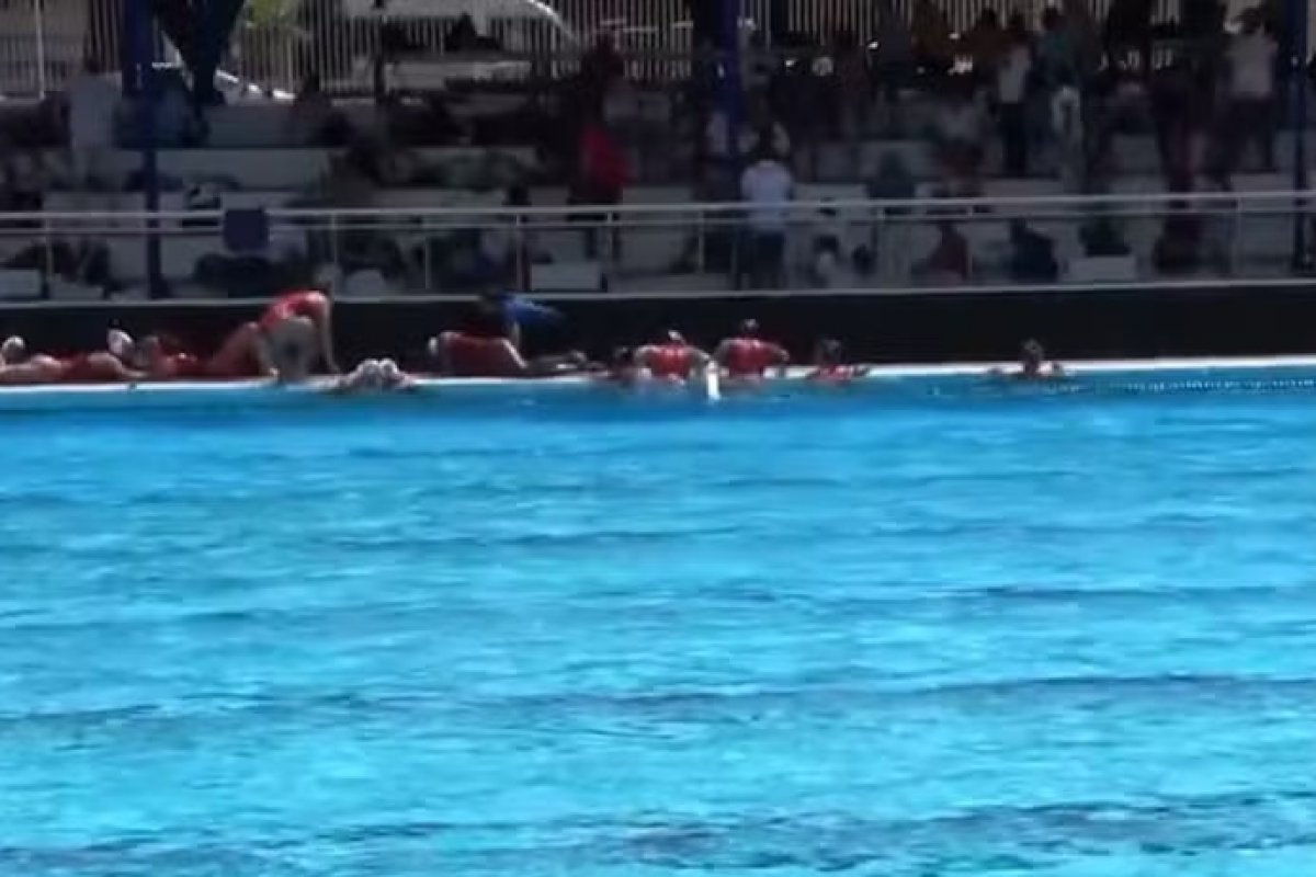 Tiros interrompem partida da Copa do Mundo Feminina de Polo Aquático Sub-20 em Salvador
