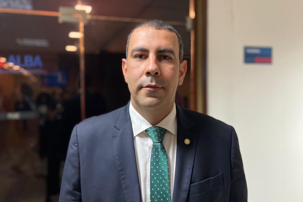 Vídeo: Líder do União Brasil na ALBA pede que Bivar comprove acusações contra Rueda: "Leve ao conhecimento do judiciário e prove"