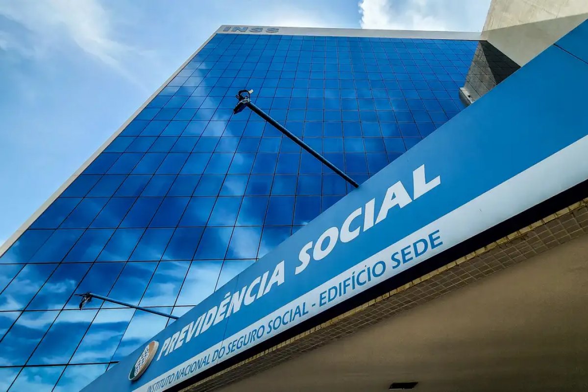 Congresso aprova criação de programa para acelerar revisão de benefícios do INSS