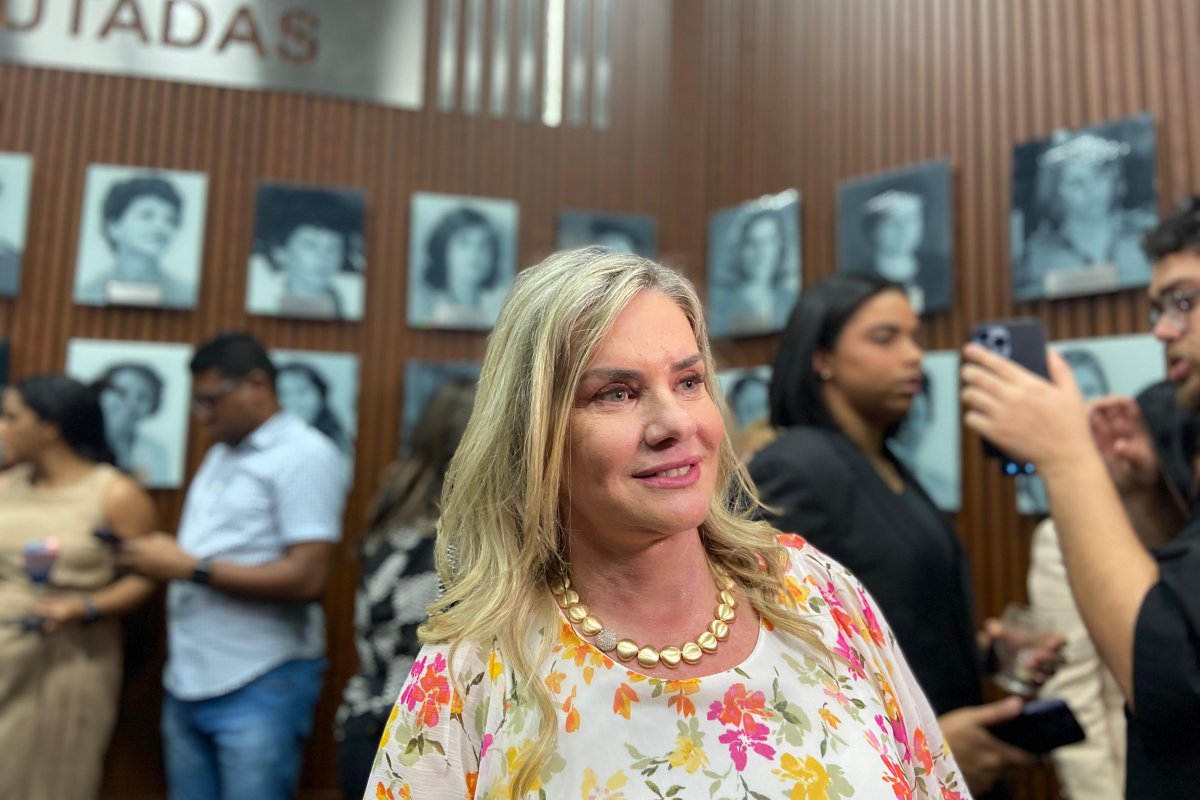 Primeira mulher na presidência da ALBA, Ivana Bastos reinaugura Galeria das Deputadas: ‘Marco de Reconhecimento’