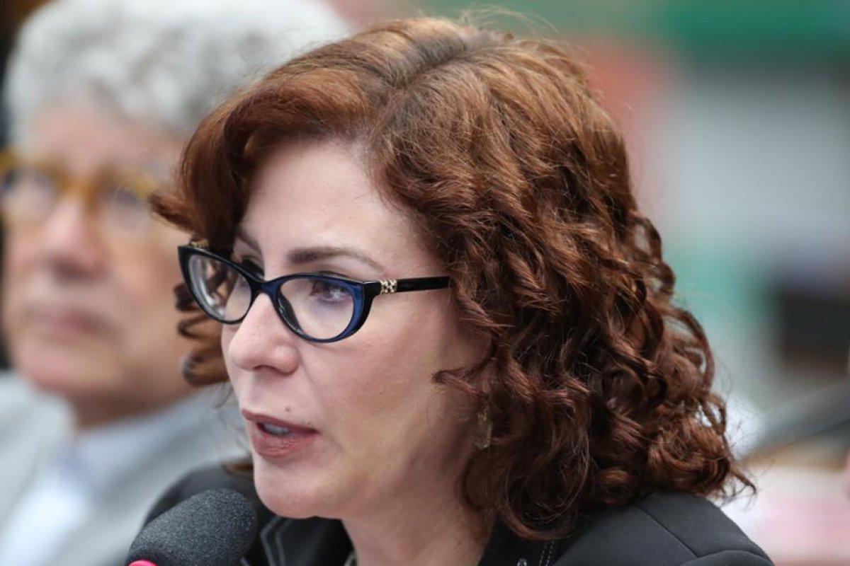 Zambelli tem prisão mantida após passar mal e ser atendida em audiência na Itália