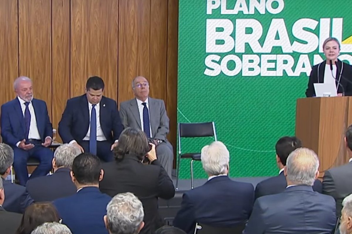 Governo anuncia pacote contra tarifaço dos EUA; linha de crédito de R$ 30 bilhões está entre as medidas