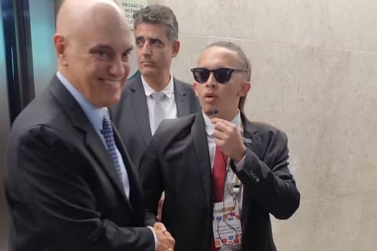 Vídeo: Moraes brinca com humorista que diz ser advogado dele: "Você fala inglês? Para me defender dos EUA?"