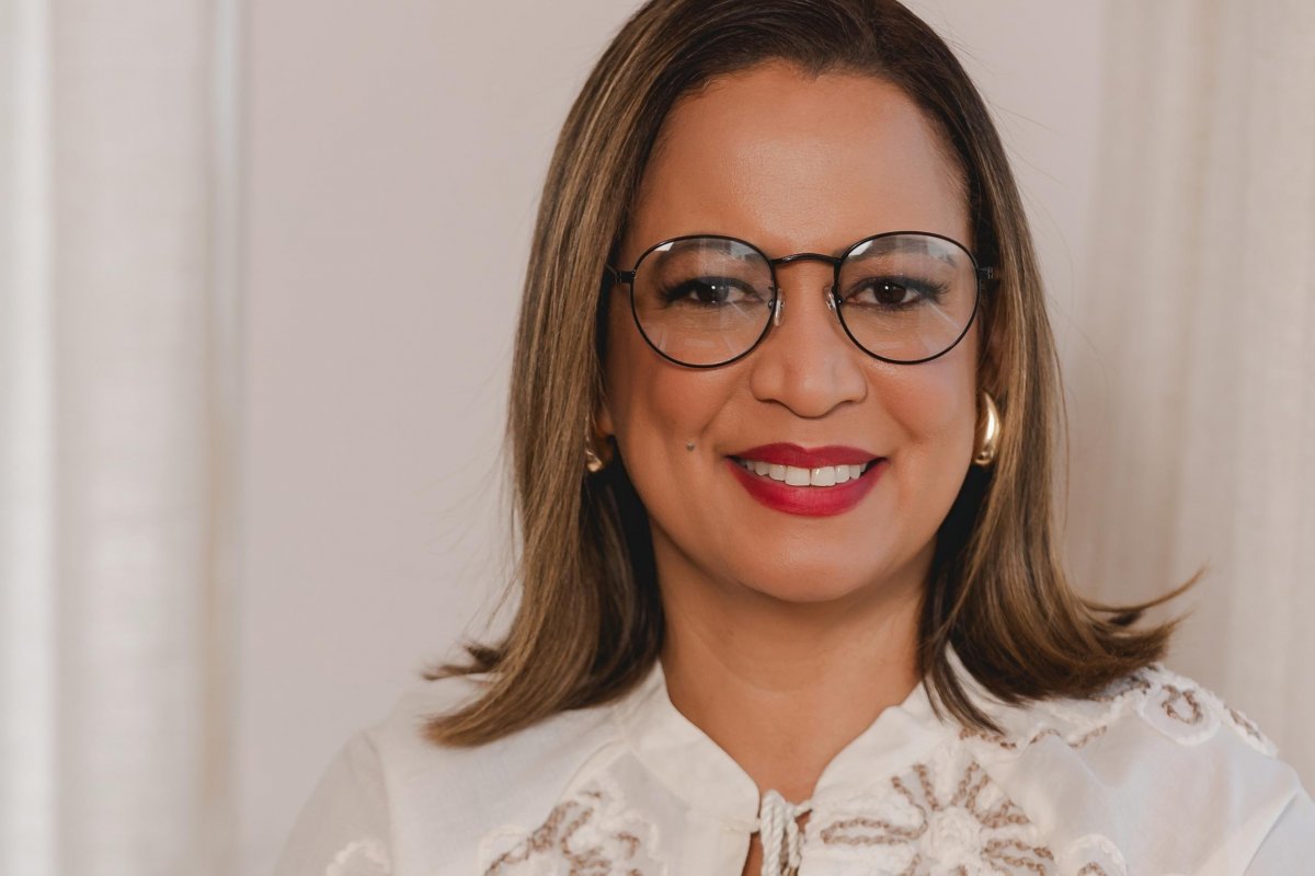 Deny Amparo lança manual prático para transformar ambientes sem quebra-quebra! 