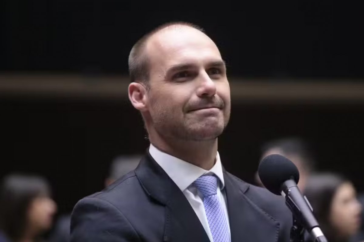 Eduardo Bolsonaro defende sanções dos EUA contra líderes do Congresso e esposa de Moraes