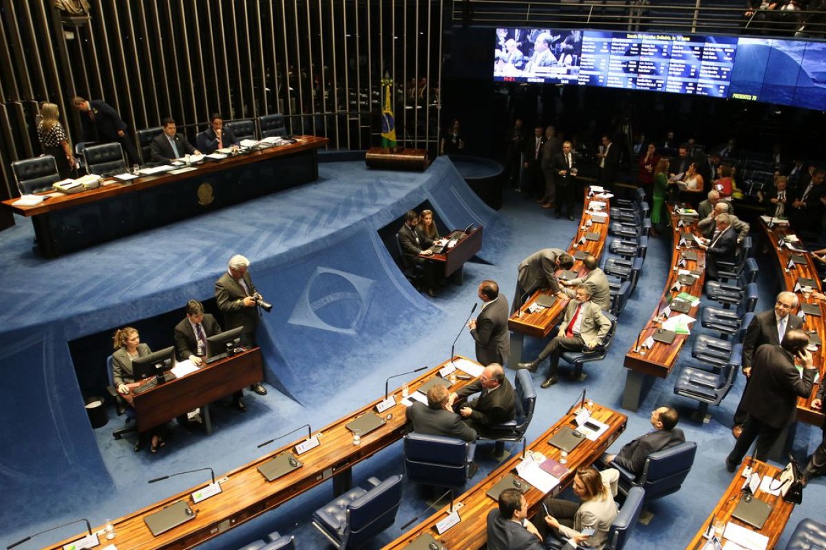 Maioria dos senadores assina proposta para autorizar prisão após condenação em segunda instância