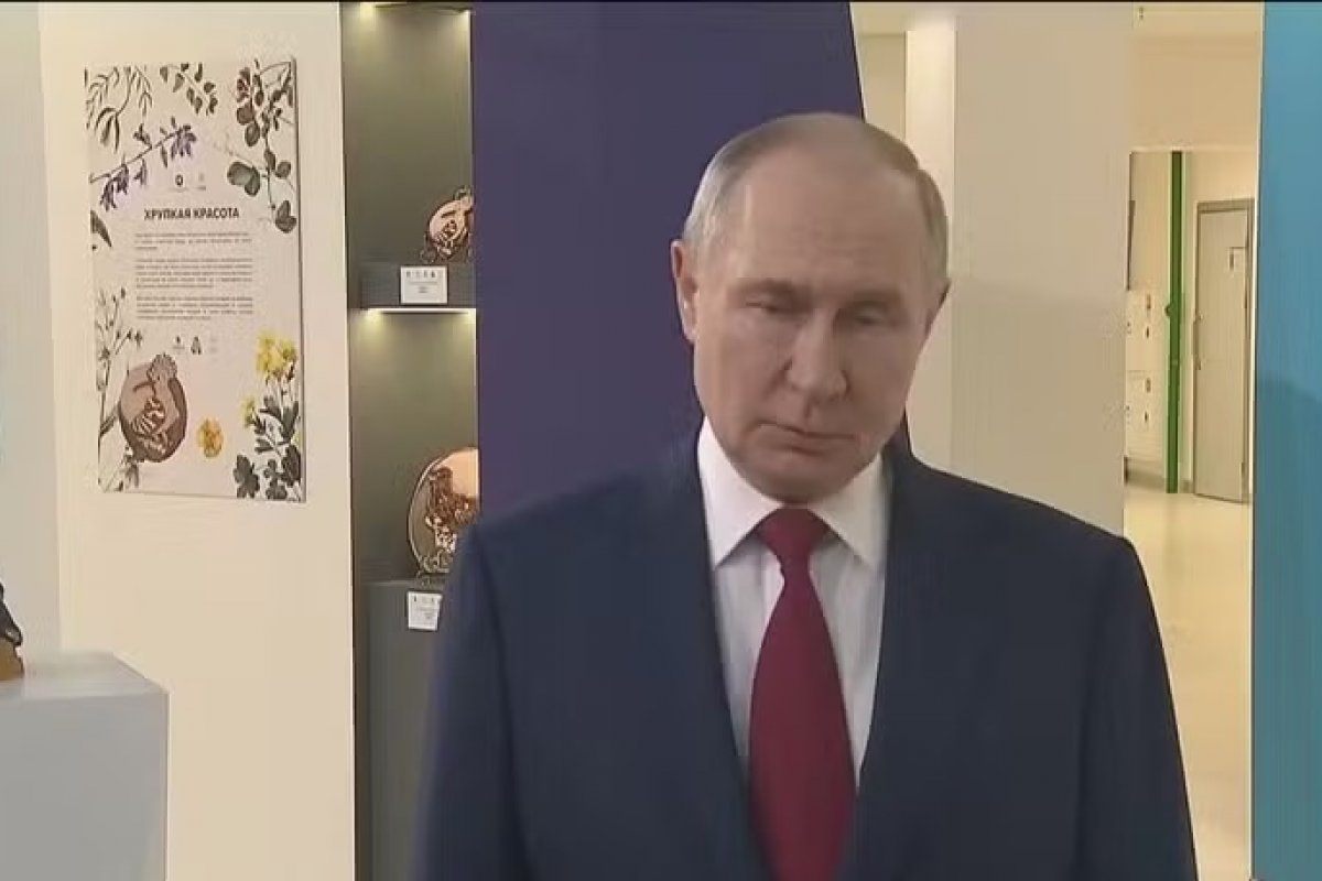Antes de encontro com Trump, Putin é questionado por jornalista: 'Vai parar de matar pessoas?'