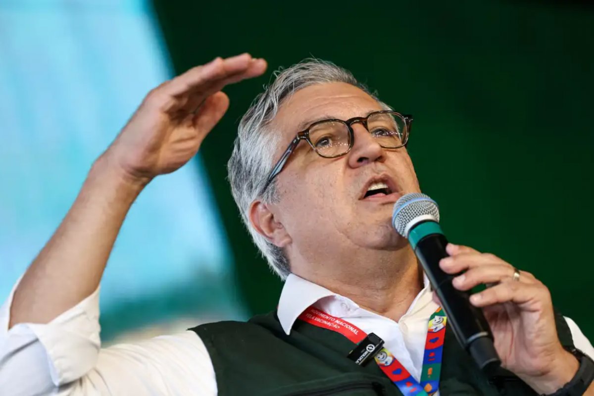 "É uma atitude de covardia", afirma Padilha sobre cancelamento de vistos de esposa e filha pelos EUA