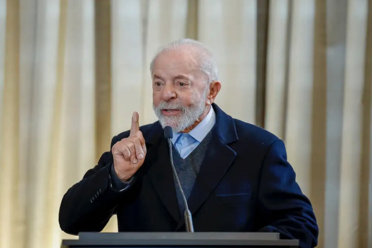 Lula prevê proibir que menor de 16 anos tenha rede social sem supervisão dos pais