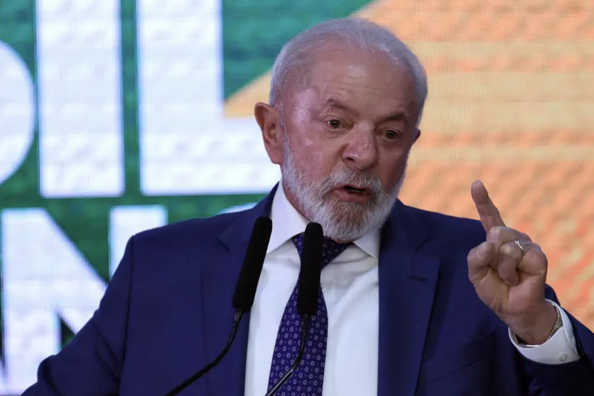 Lula classifica tarifaço dos EUA como “turbulência desnecessária” e volta a afirmar que Bolsonaro está sendo "julgado pelos autos do processo"
