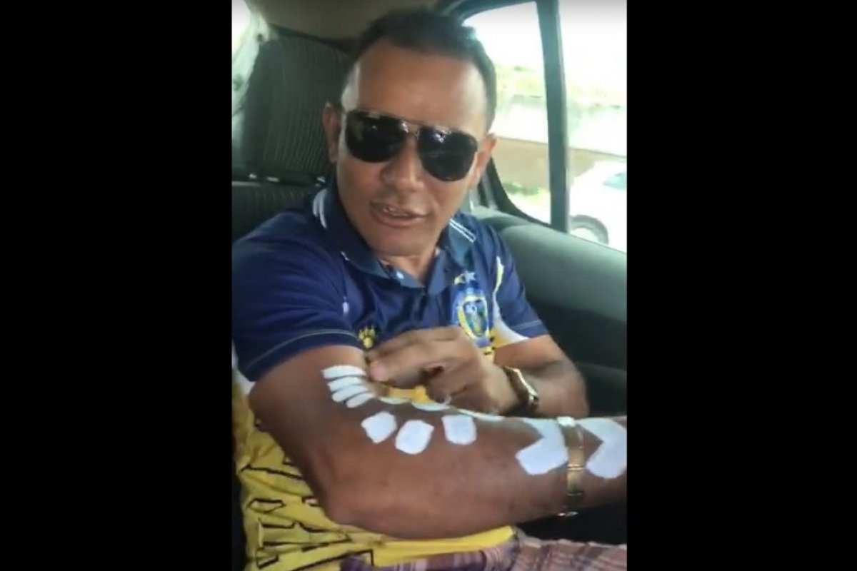 Jogador do Frei Paulistano reclama de assédio de vendedores em Salvador