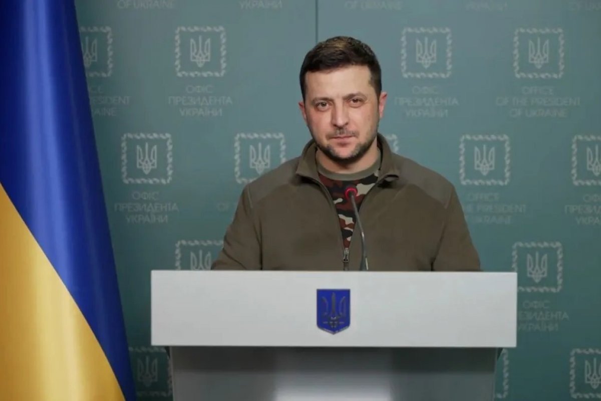 Zelensky diz que negociações de paz devem começar com linhas de frente na guerra