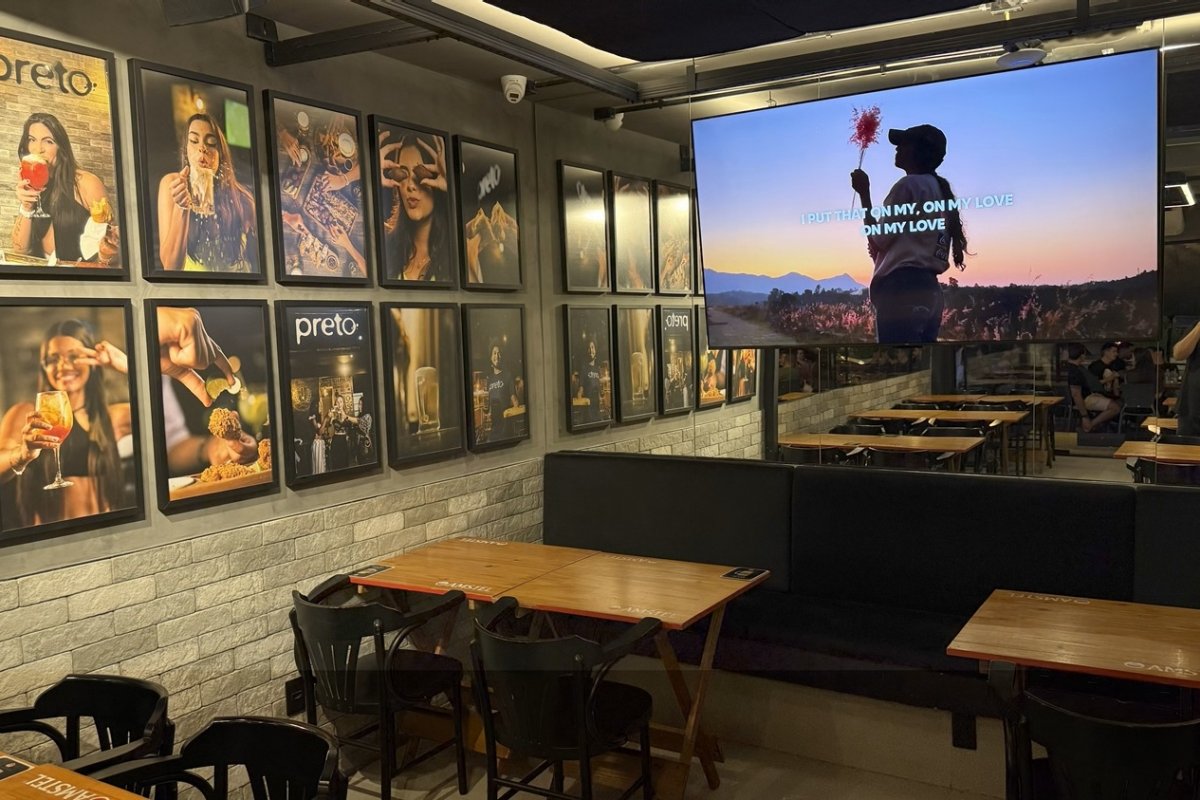 Com novo espaço para eventos intimistas na Pituba, Preto Bar celebra 15 anos! 