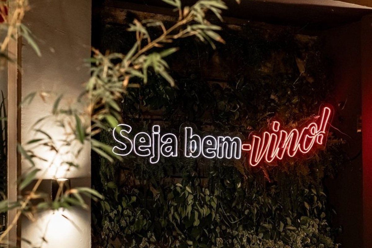 Vino Salvador promove Happy Hour com desconto especial em vinhos e entradas na Pituba!