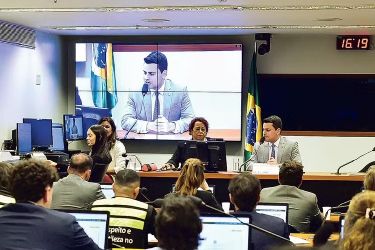 Comissão da Câmara aprova emendas de R$ 279 milhões em 14 segundos sem aviso prévio