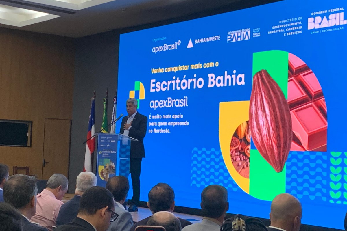 Em meio a tarifaço, Jerônimo inaugura escritório da ApexBrasil na Bahia para ampliar exportações; assista