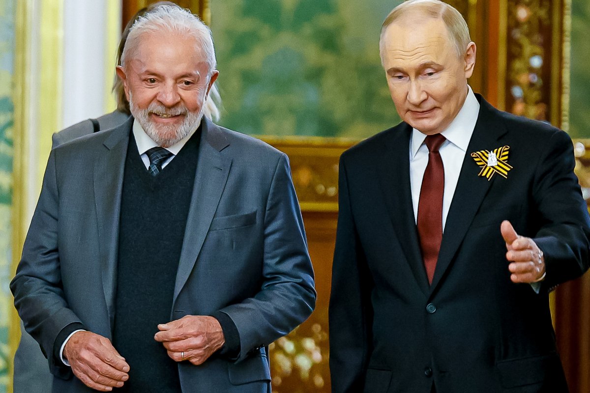 Putin liga para Lula, que reafirma confiança por paz na Ucrânia
