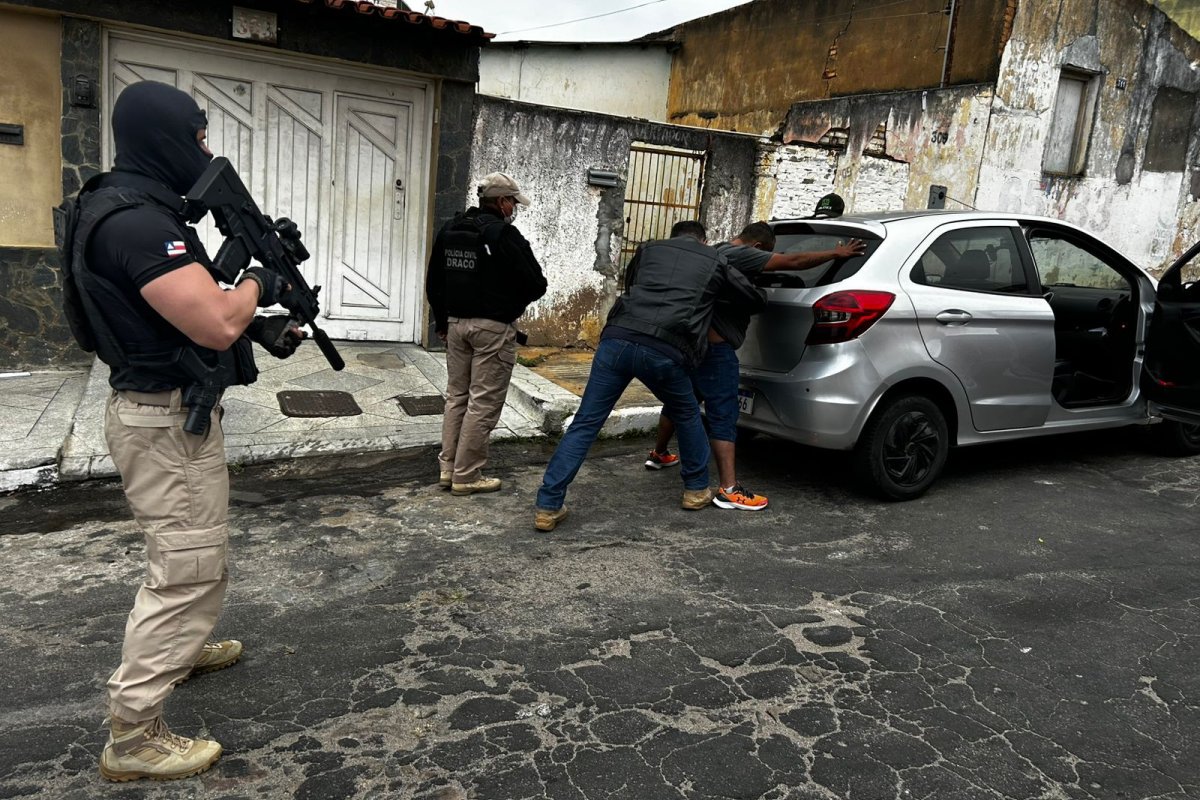 Operação interestadual prende 4 integrantes de facção ligada ao RJ na Bahia e Pernambuco