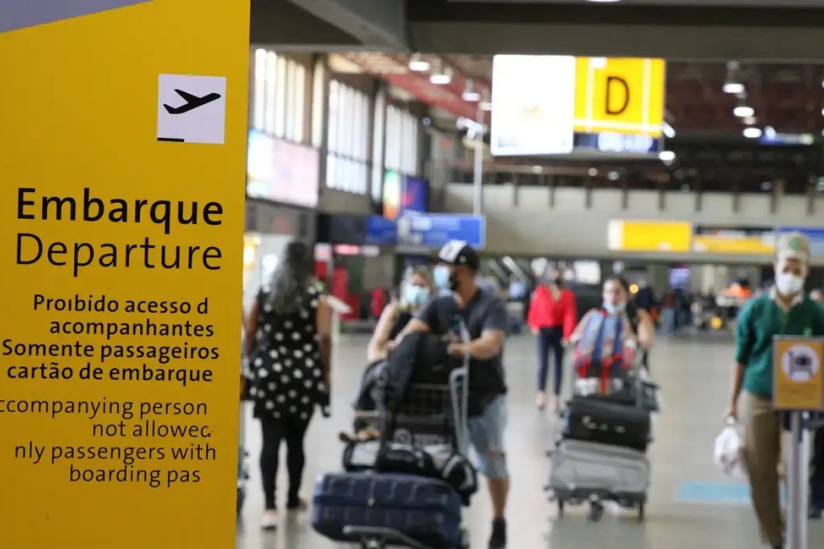 Passageiros em voos no Brasil e no exterior chega a 11,6 milhões em julho, nº recorde
