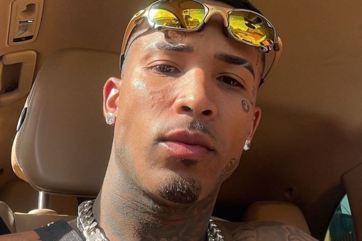 Influenciador Gato Preto é preso pela PM após bater Porsche e fugir do local do acidente