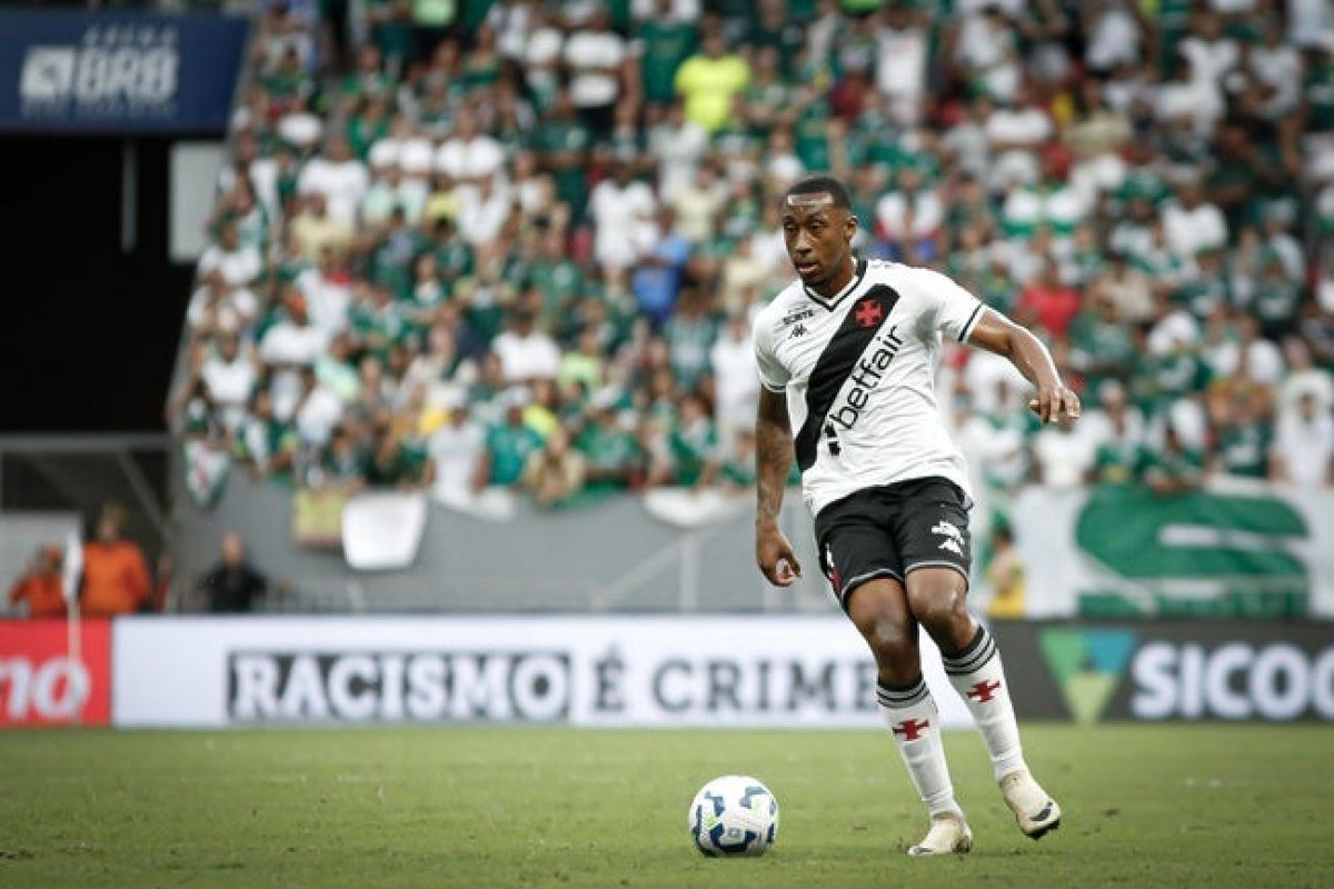 Bahia encaminha contratação de jovem promessa do Vasco, afirma jornalista 