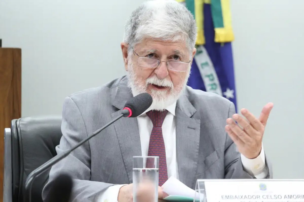 "Nunca vi esse nível de desrespeito e intromissão", afirma Celso Amorim sobre Tarifaço de Trump