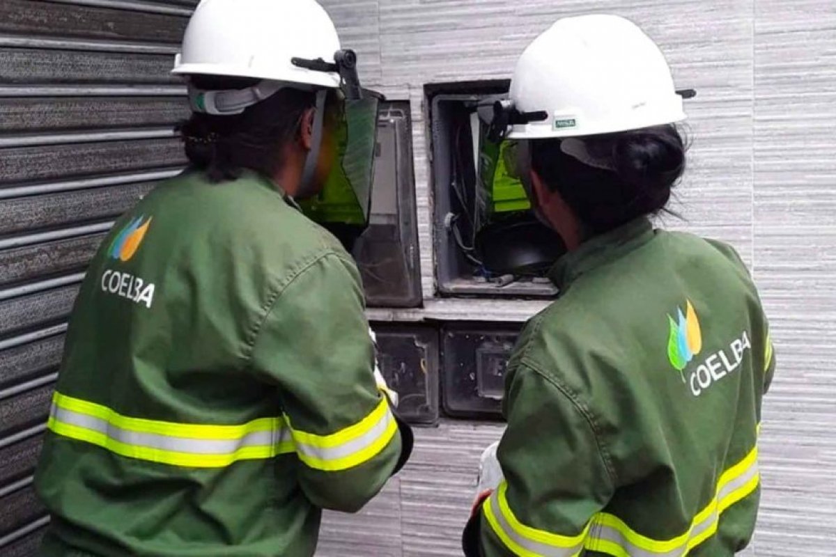 Coelba disponibiliza mais de 150 vagas para eletricistas na Bahia; confira requisitos