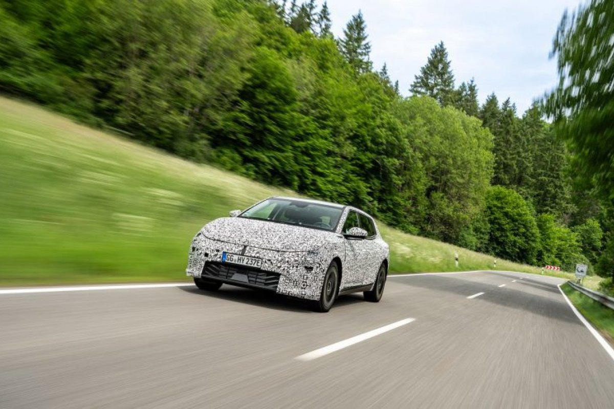 Kia EV4 conclui testes de bateria rodando 110.000km