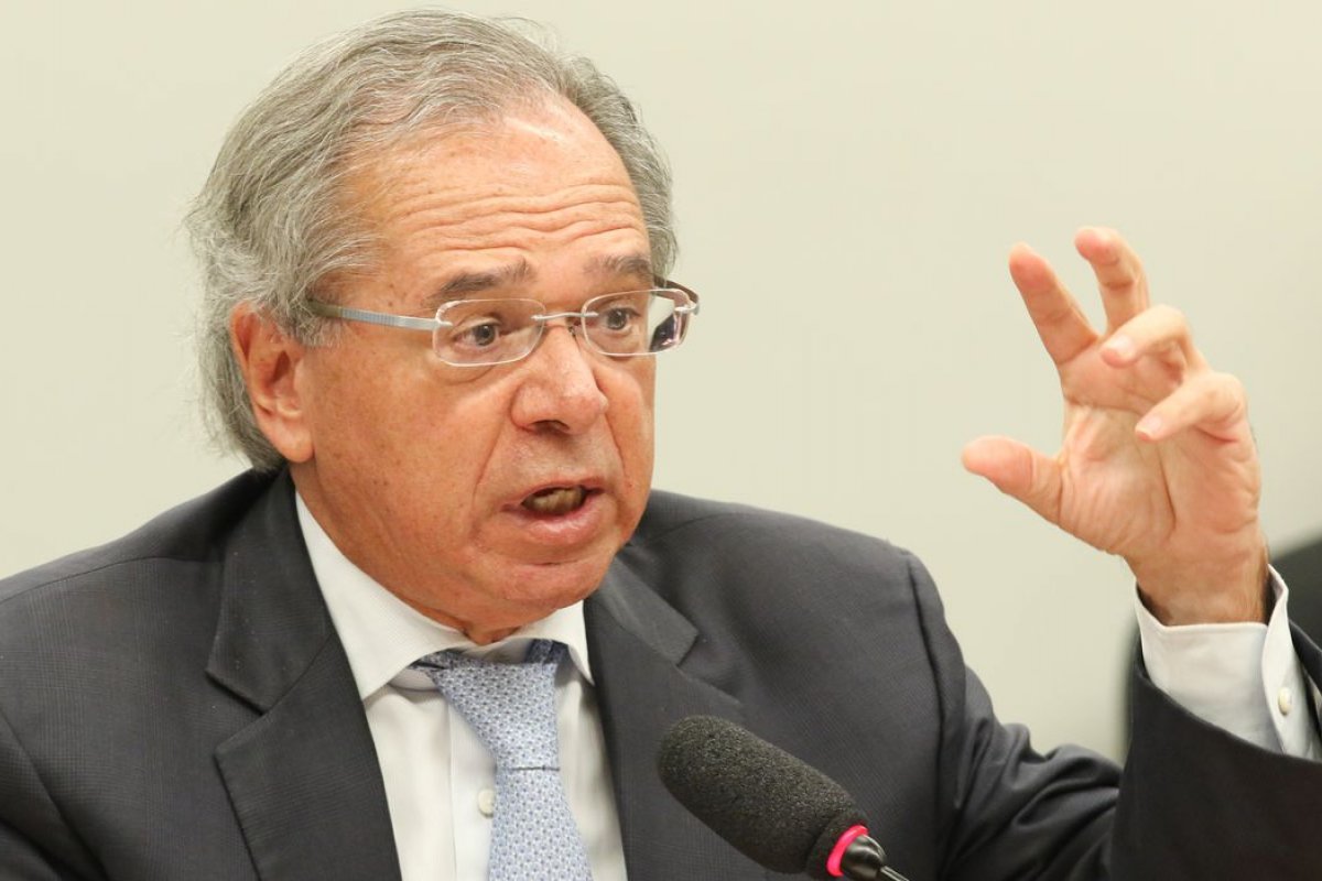 Governo avaliará servidor em abril e deve regulamentar demissão por baixo desempenho