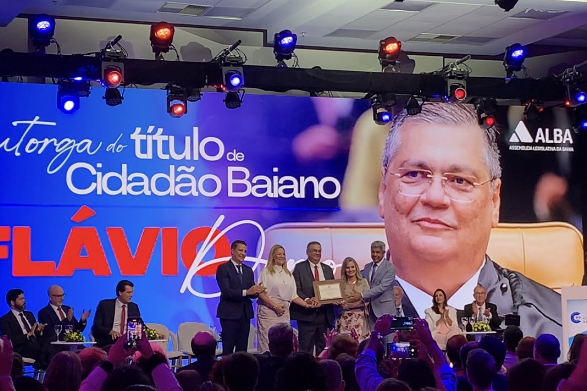 Ministro do STF, Flávio Dino recebe título de cidadão baiano: “me sinto em casa”