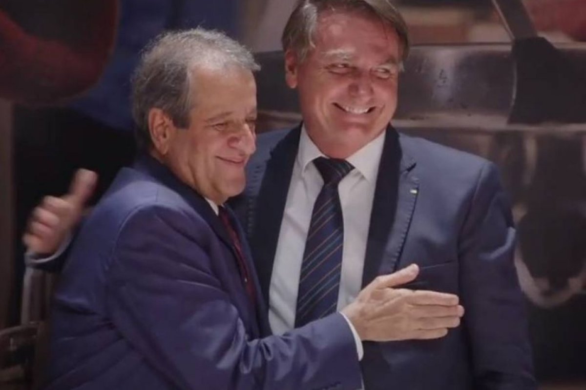 Bolsonaro seria muito bem recebido na Argentina, diz Valdemar sobre asilo político