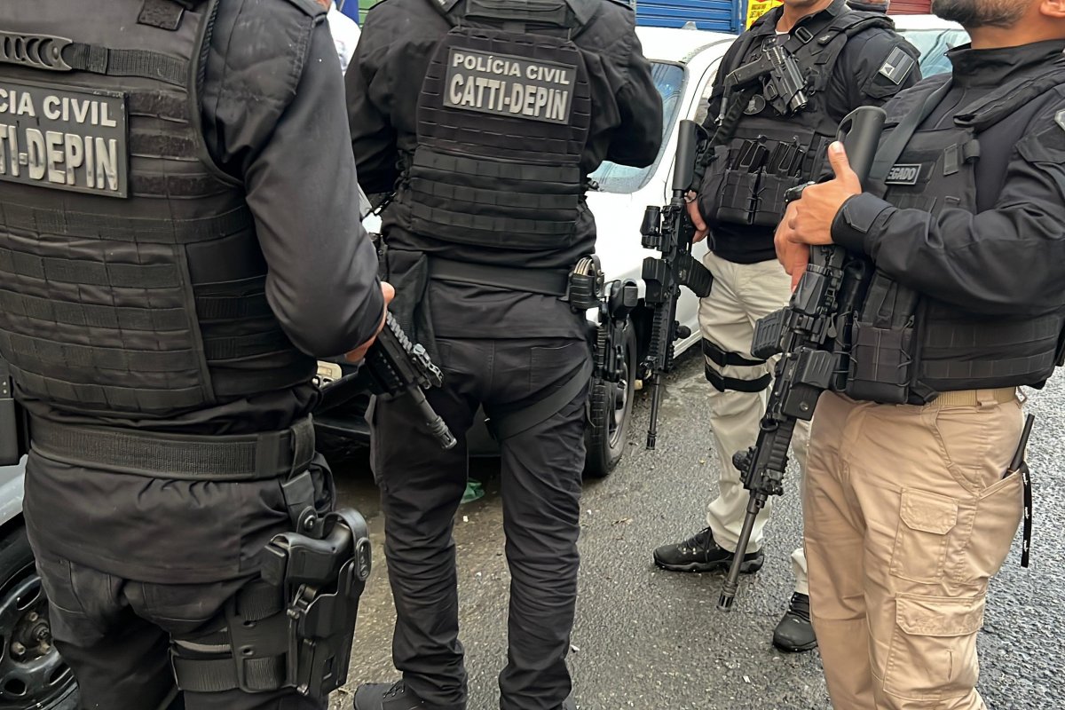 Homem é preso em Feira de Santana acusado de chefiar tráfico de drogas por delivery