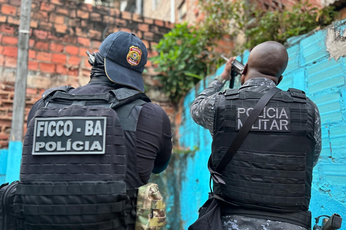 Bahia registra prisão de 62 criminosos por dia e ultrapassa 14 mil capturas em 2025