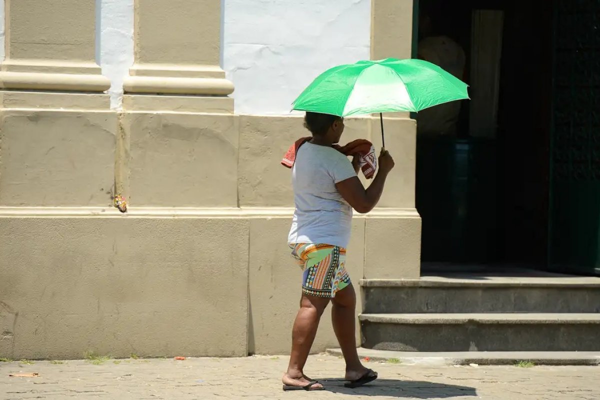 Período de calor atípico fora do verão atinge pico neste fim de semana em algumas regiões do país