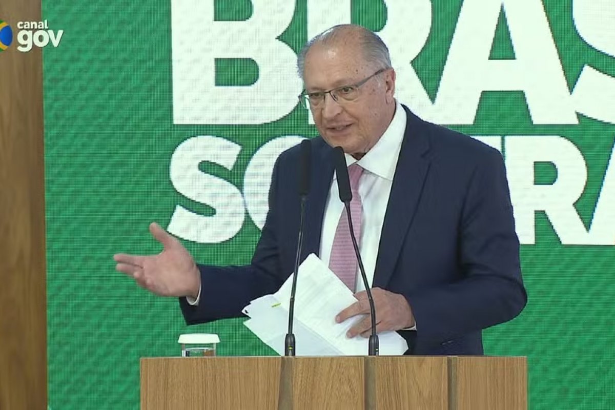 Alckmin defende diálogo e negociação para frear tarifaço de Trump: "Se depender de nós, acaba amanhã"