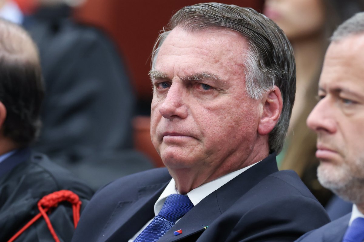 Bolsonaro diz querer ir a julgamento no STF, mas decisão envolve cálculo político, defesa e saúde