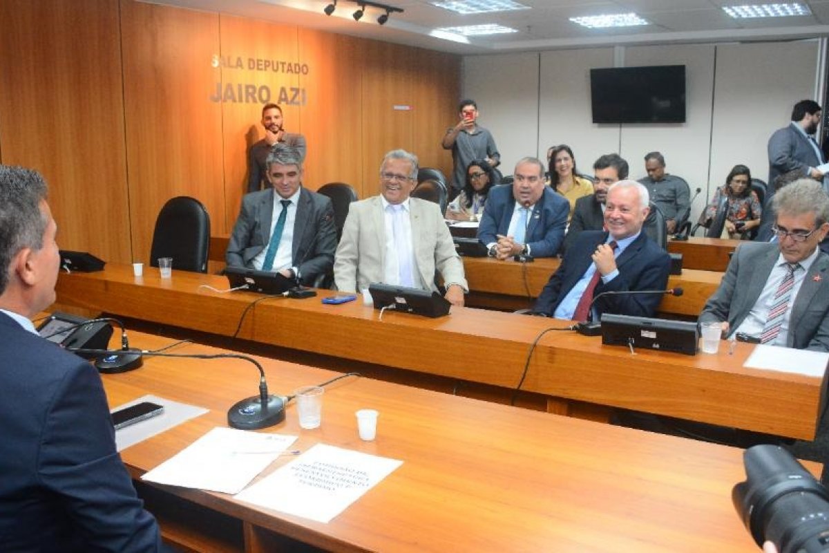 ALBA aprova convite para Afonso Florence prestar esclarecimentos sobre projetos do estado
