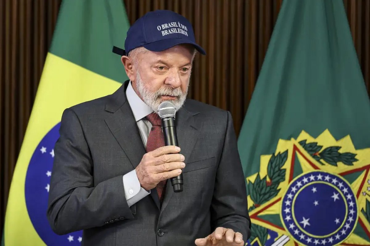 Lula reitera críticas a Israel, Trump e Eduardo Bolsonaro em reunião ministerial