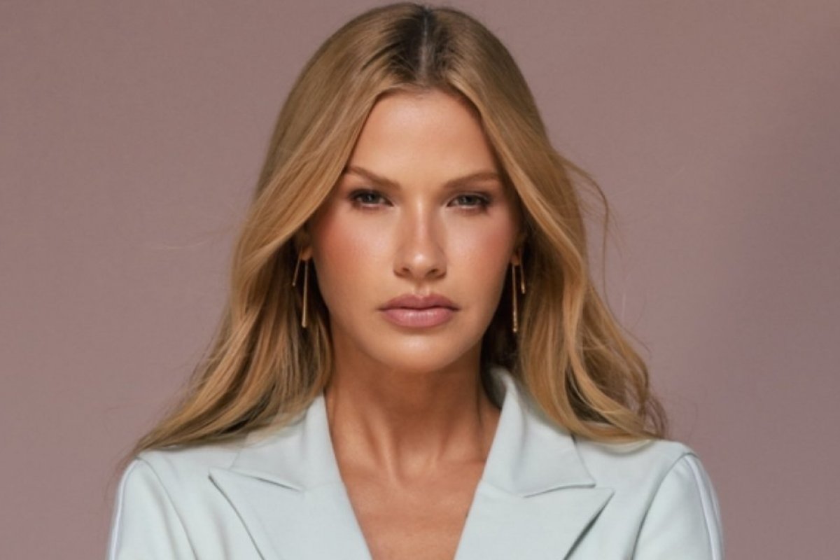 Andressa Suita estrela campanha da Carmen Steffens!