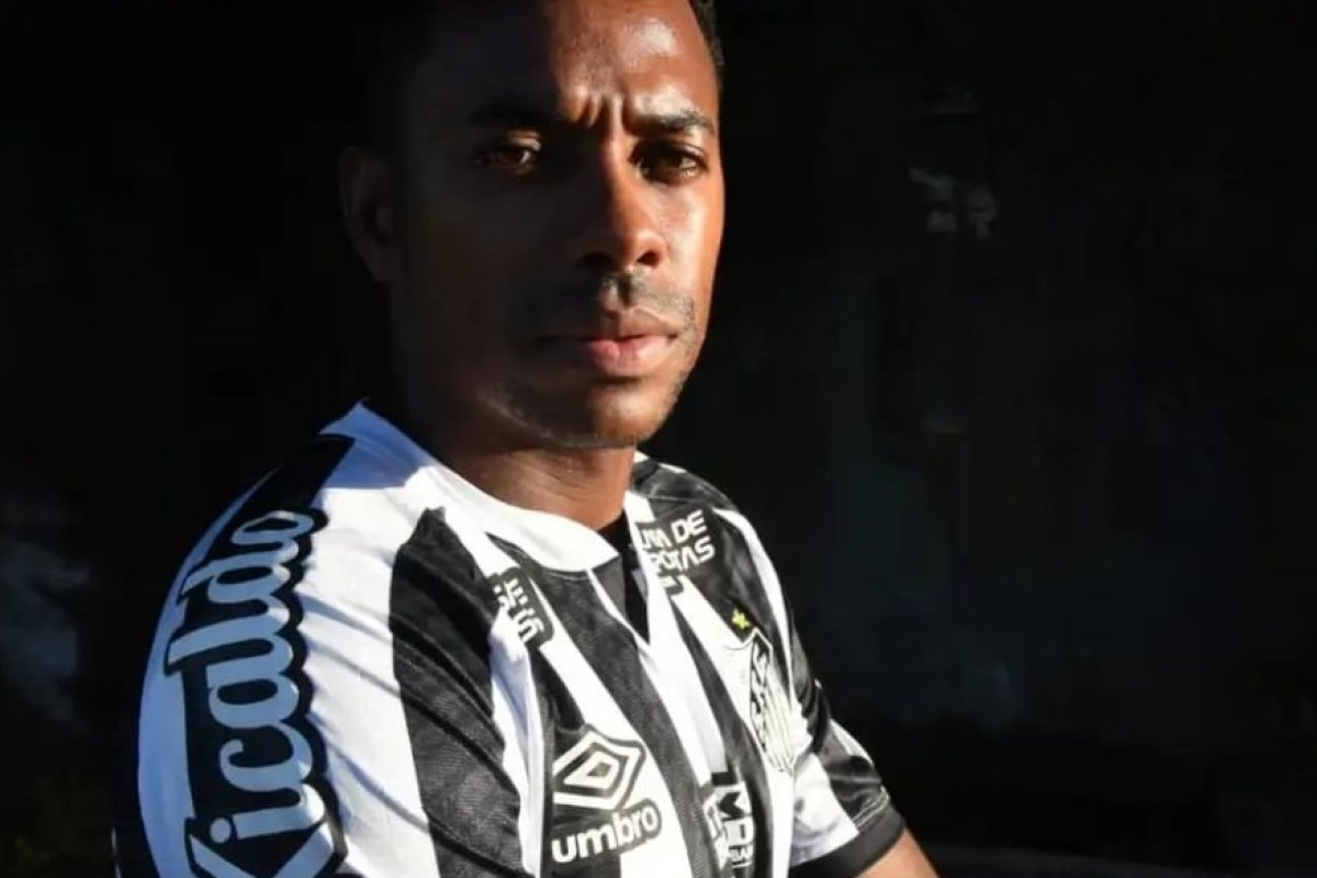 STF forma maioria para manter prisão de Robinho, condenado por estupro