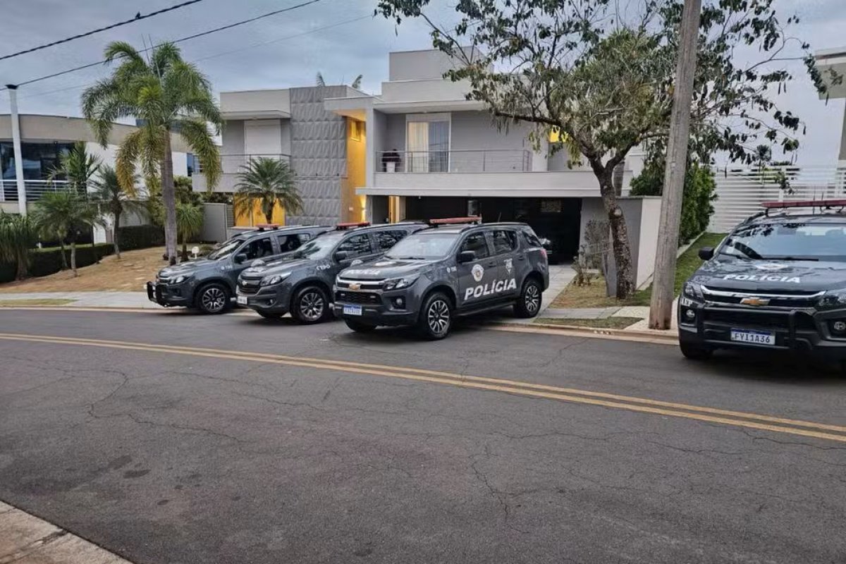 Dois empresários são presos por financiar em plano do PCC para matar promotor e um comandante de polícia