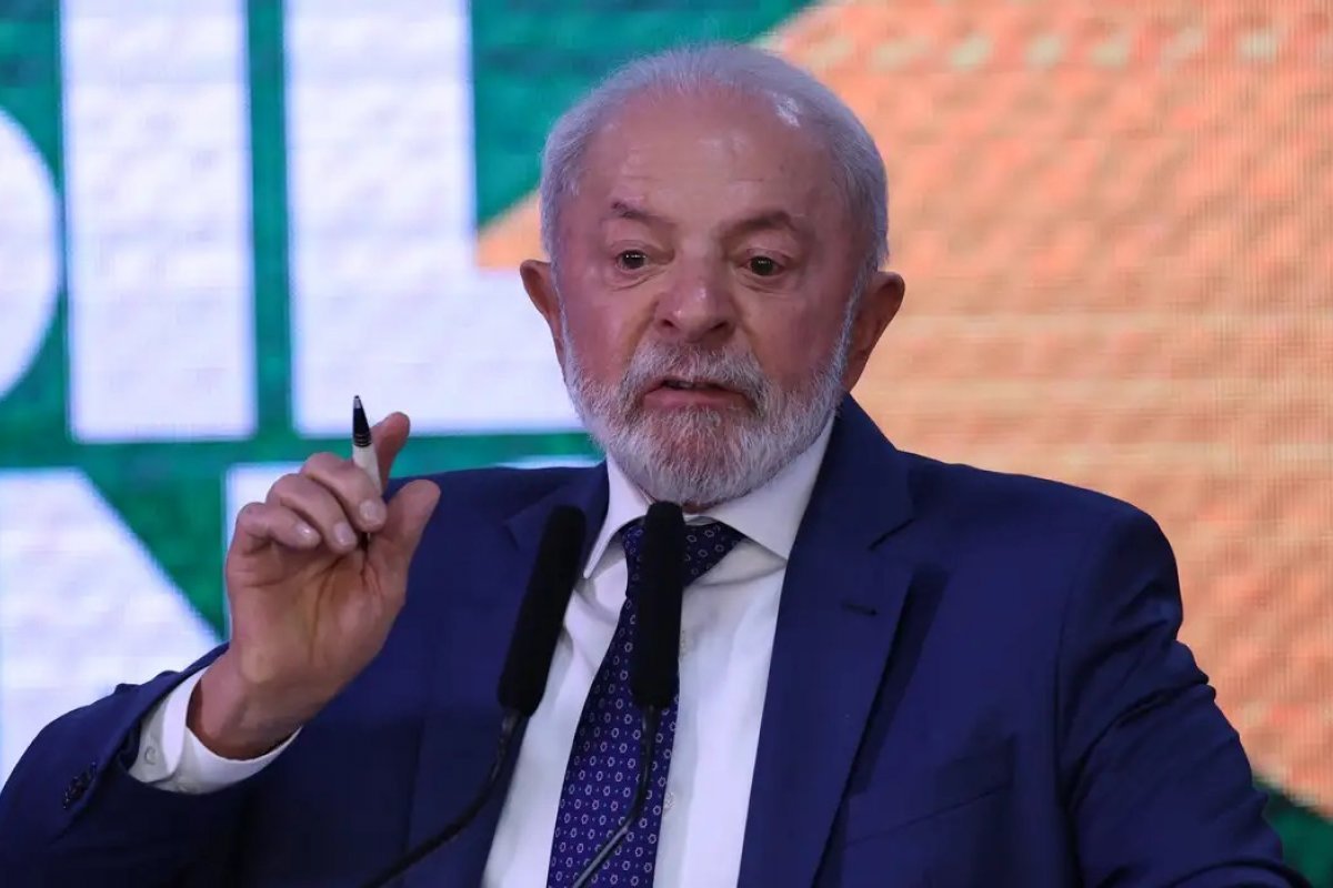 Lula afirma que "não tem pressa" para aplicar Lei de Responsabilidade contra EUA 