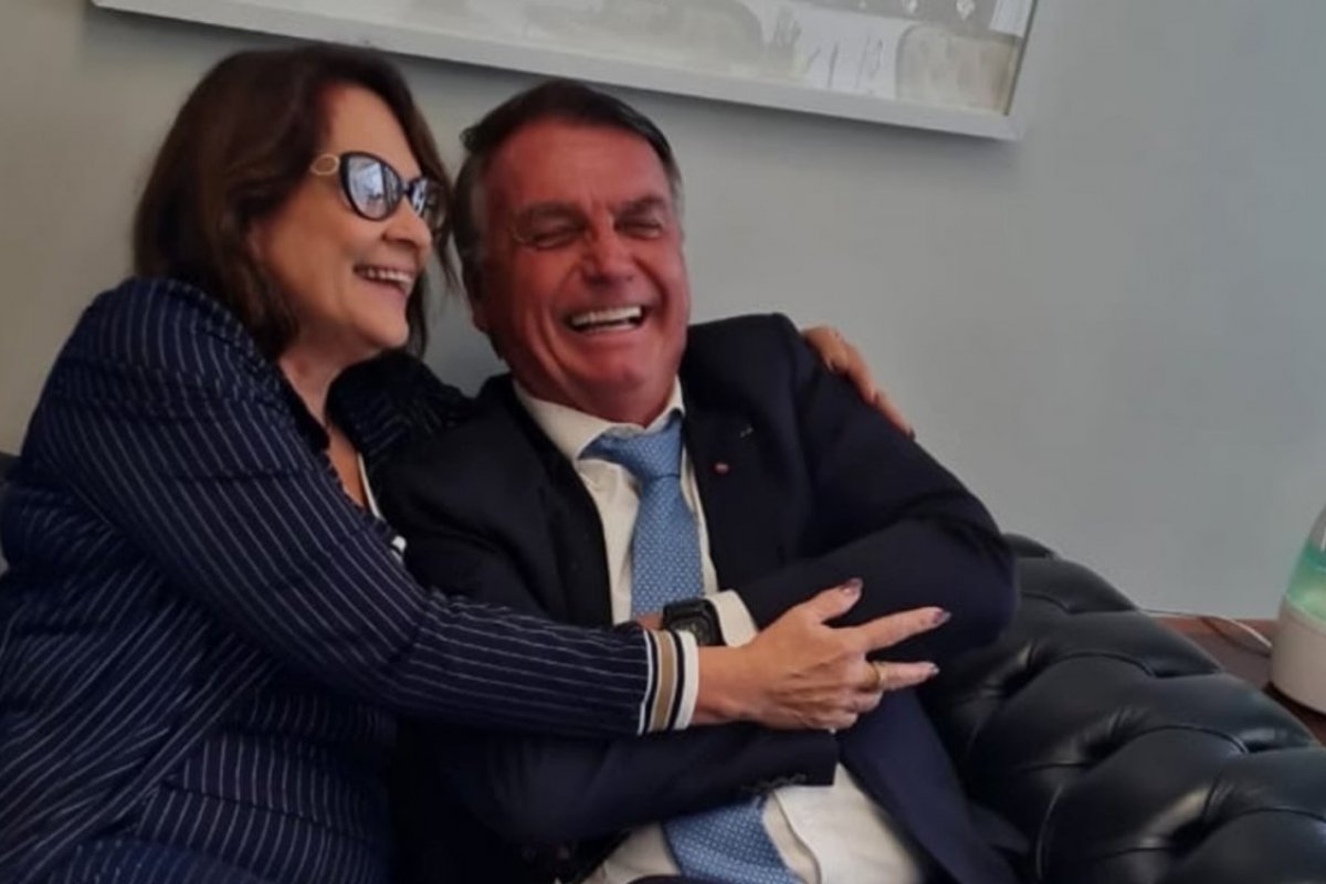 STF autoriza visita de Damares Alves ao ex-presidente Bolsonaro