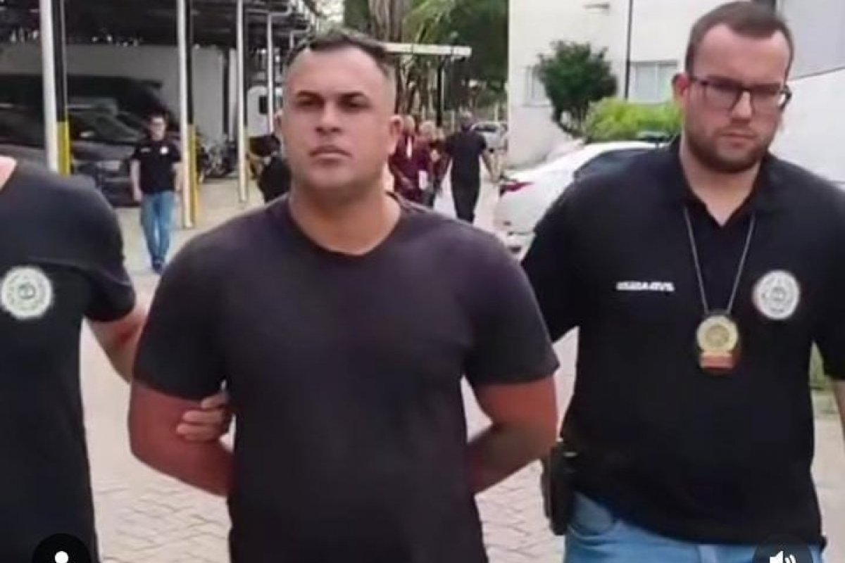 Vídeo: policial penal é preso após ser filmado atirando em entregador por app no Rio