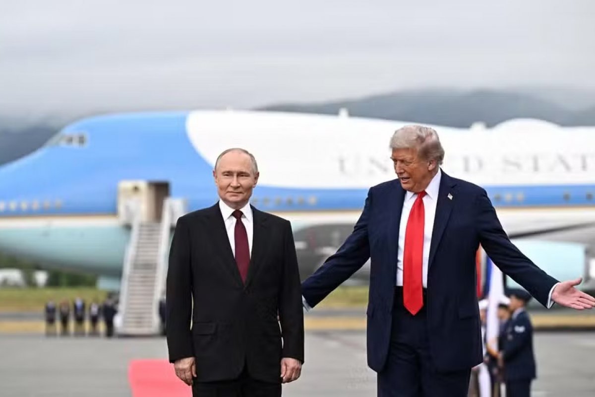 Putin diz que encontro com Trump "abriu caminho" para fim da guerra com a Ucrânia