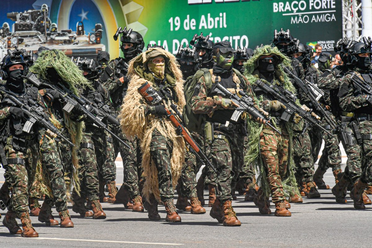 Exército vetará atos próximos a quartéis durante julgamento de Bolsonaro e aliados, diz site 