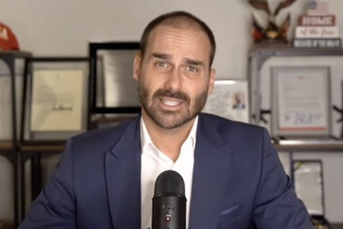 “Vamos avaliar sempre obedecendo o regimento", diz Hugo Motta sobre mandato de Eduardo Bolsonaro