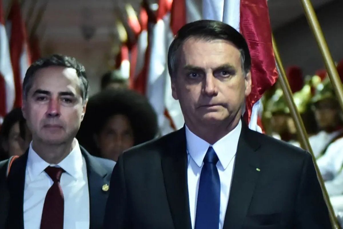"Julgamento de Bolsonaro exige serenidade e deve seguir Constituição", diz Barroso